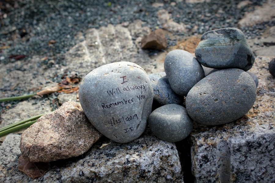 les pierres en hommages aux victimes de salem