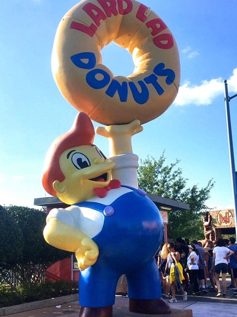 personnage lard lad donuts aux parcs universal studio à orlando en floride