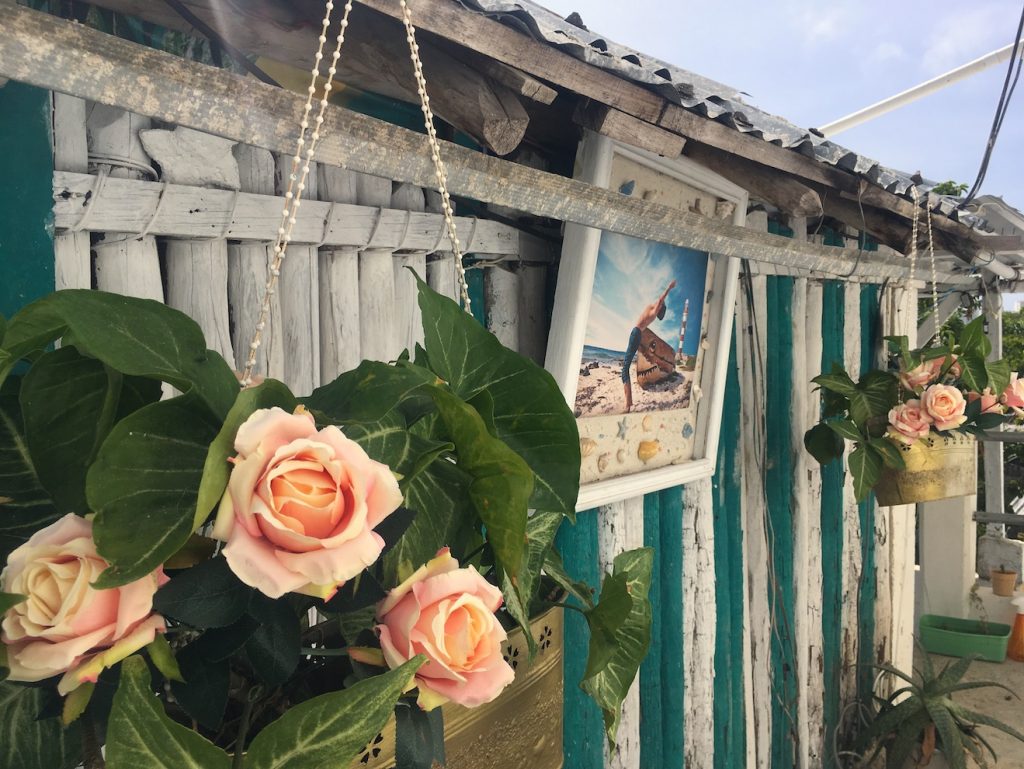 Décoration fleurie dans le logement à Cancun